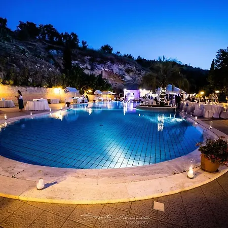 Pomara Hotel 3*